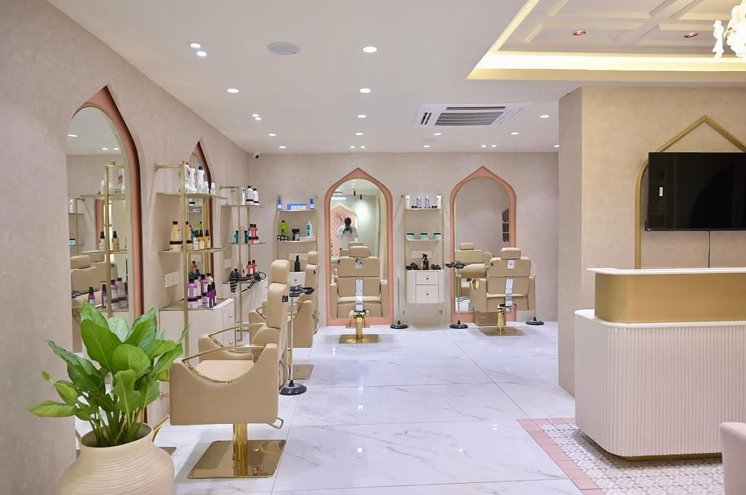 Relaxing spa treatment in progress